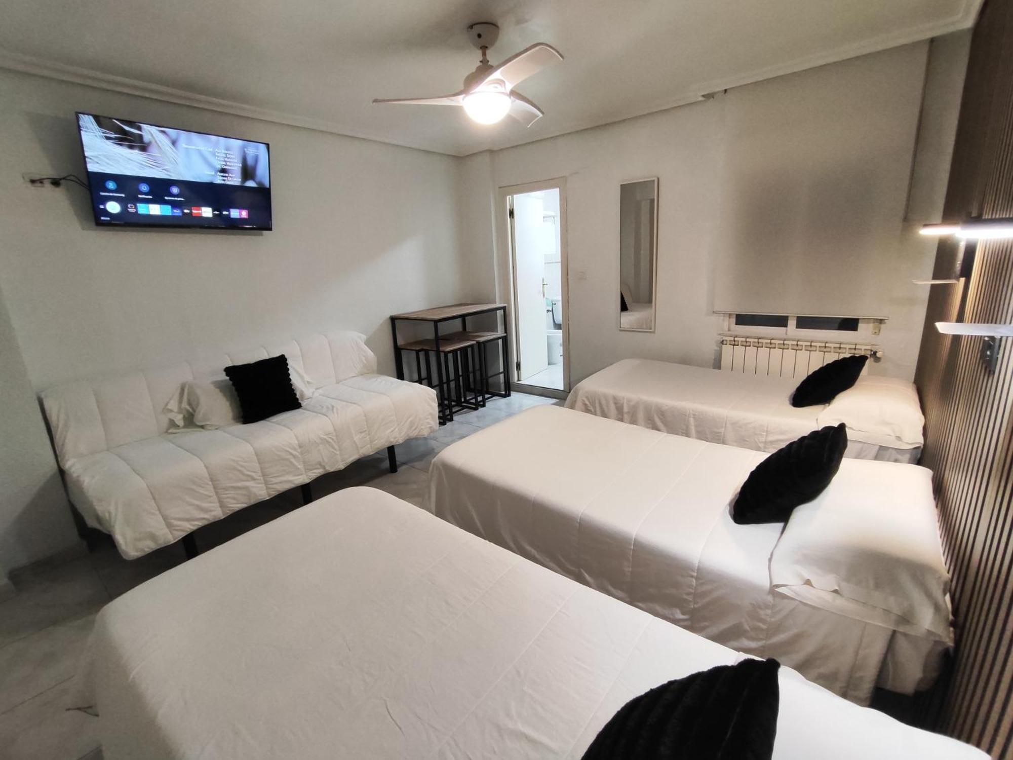 Hostal Lucy Santander Exterior photo