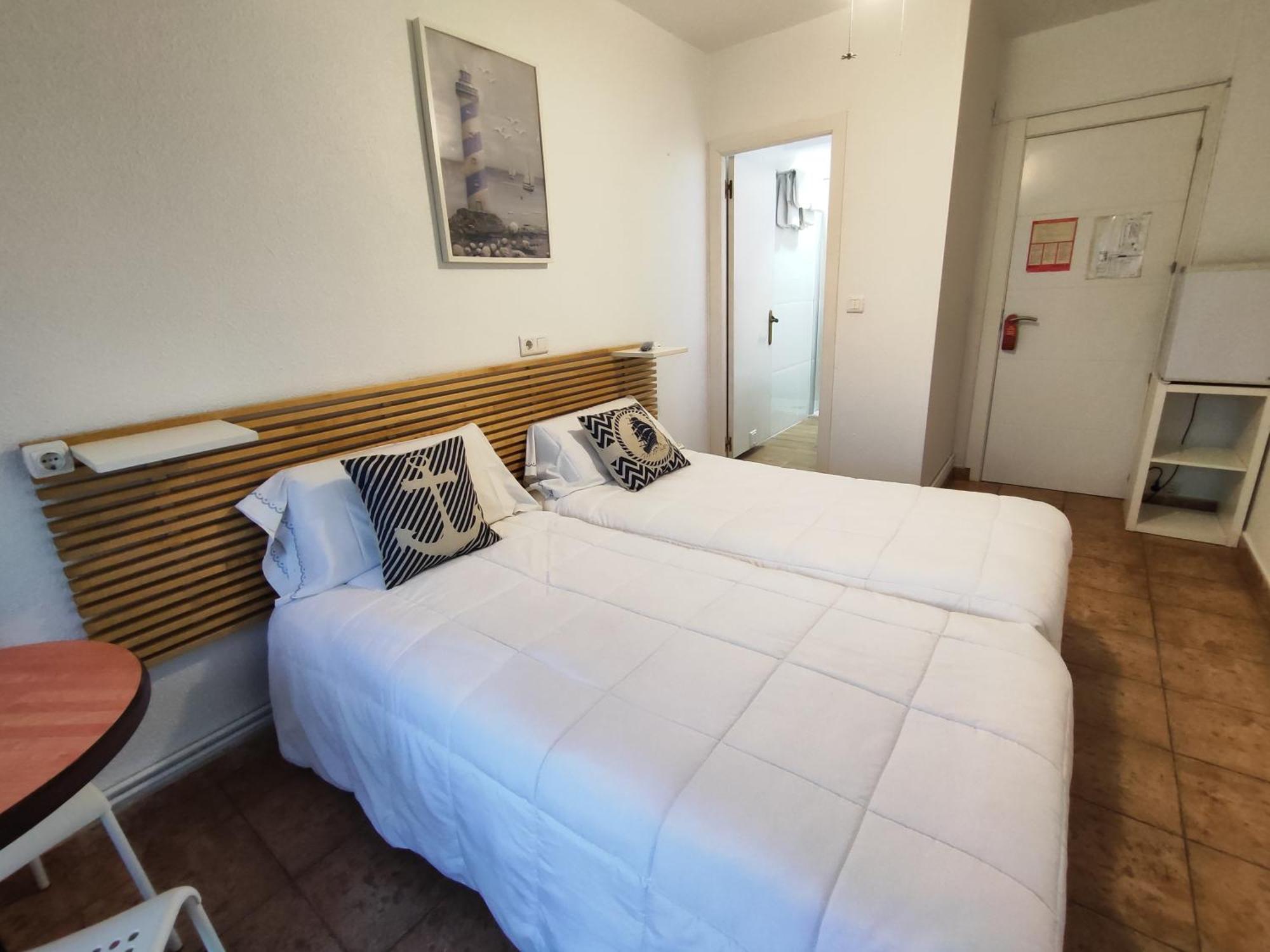Hostal Lucy Santander Exterior photo