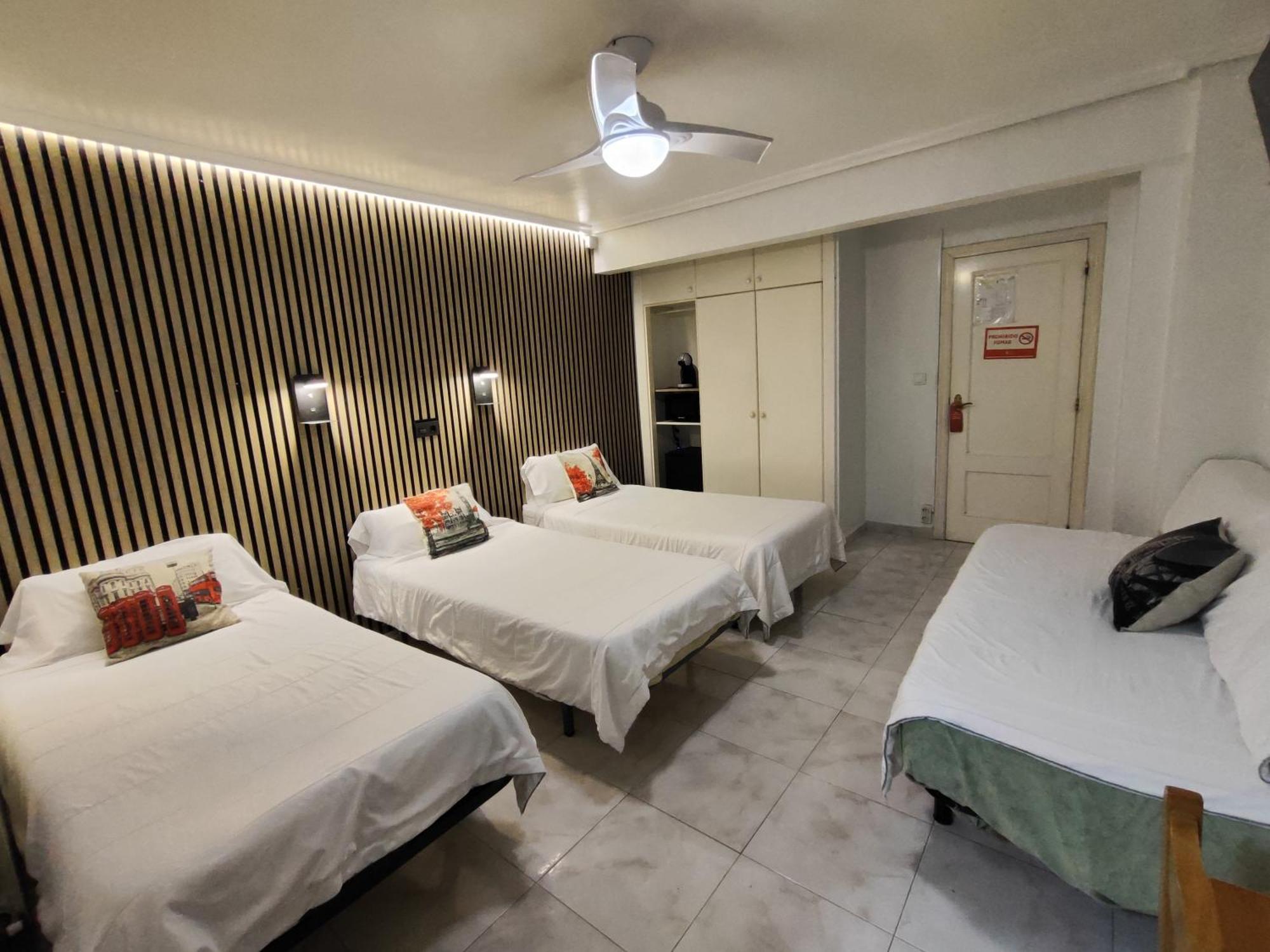 Hostal Lucy Santander Exterior photo